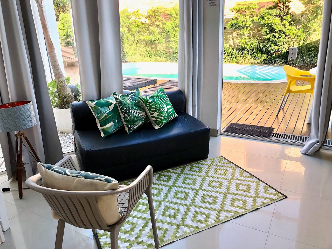 No1 Stylish Beach House with Pool in Praia do Forte SC, Florianópolis