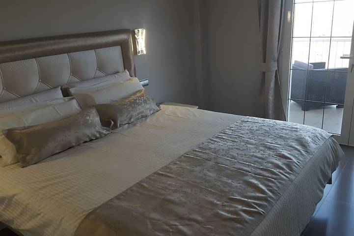 Holiday House with Sea View and Private Pool in Montaña La Data, San Bartolomé de Tirajana