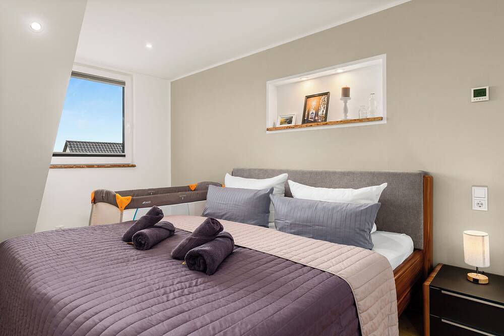 212 m² Feelgood holiday home with 2 apartments, garden, terrace, grill & sauna! in Schauenburg, Hessisches Bergland