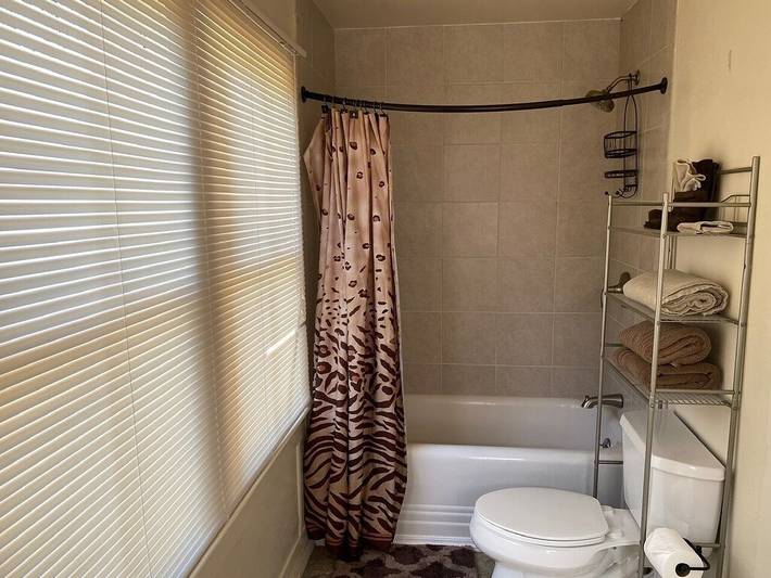 Vacation rental for 12 people, with yard in Crescent City