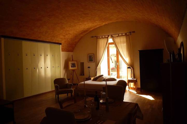 Apartamento entero, Charming 1600s open space in the historic center. in Marino, Castelli Romani