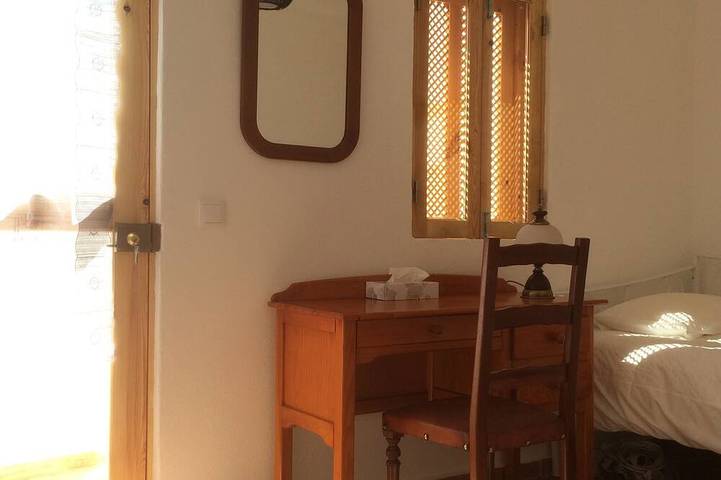 In der Altstadt steht ein typisches Tavira-Haus, das gegen die Festung gebaut wurde in Tavira (Santiago), Tavira (Santa Maria e Santiago)