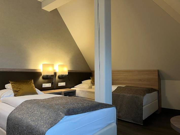 Hotel für 2 Personen, mit Terrasse und Garten sowie Seeblick und Ausblick in Hohenlohe - 4