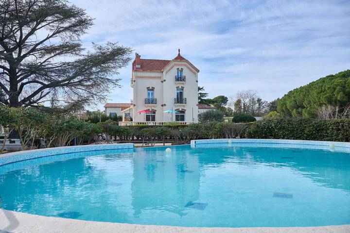 Gîte pour 2 personnes, avec Terrasse ainsi que Jardin et Piscine