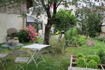 Gîte pour 4 personnes, avec jardin, adapté aux familles à Monts