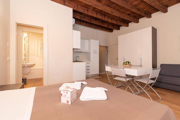 Gîte pour 4 personnes, avec terrasse, animaux acceptés à Brescia - 3