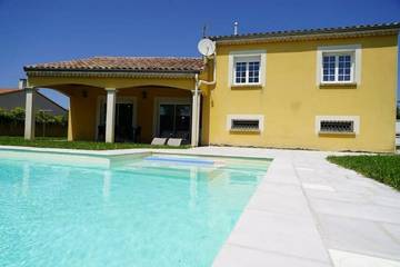 Gîte pour 10 personnes, avec jardin et jacuzzi à Livron-sur-Drôme