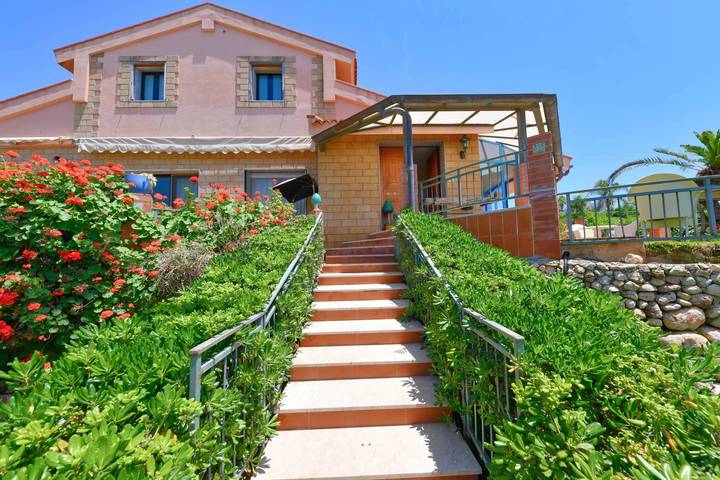 Villa per 8 persone, con giardino e piscina - 1