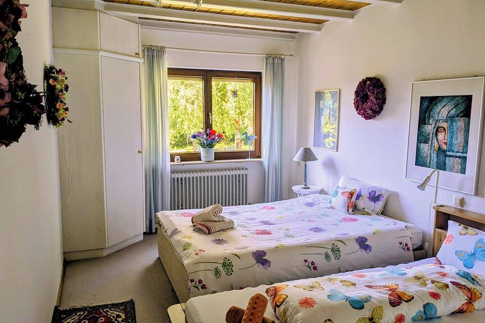 Gemütliches Haus mit großem, eingezäunten Garten 20 Min. vom Bodensee entfernt in Herdwangen-Schönach, Region Bodensee-Oberschwaben