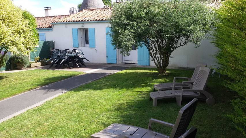 Gîte pour 6 personnes, avec terrasse et jardin