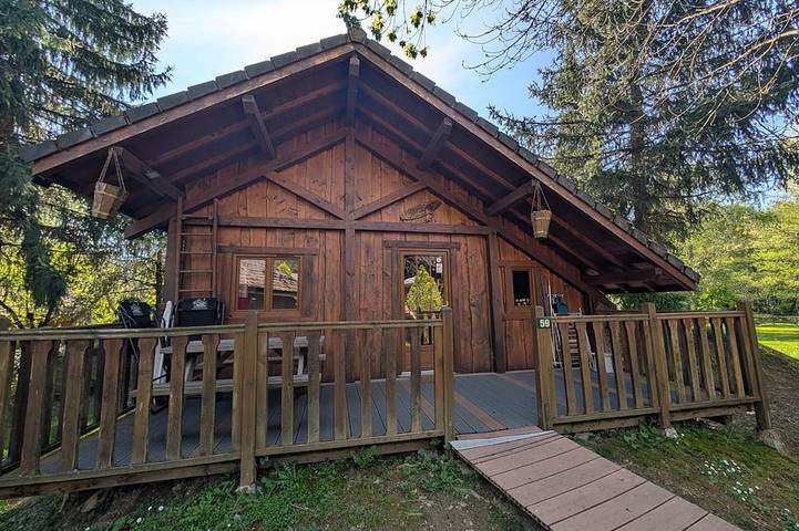 Location de vacances pour 6 personnes, avec sauna et piscine, animaux acceptés à Vaulnaveys-le-Bas