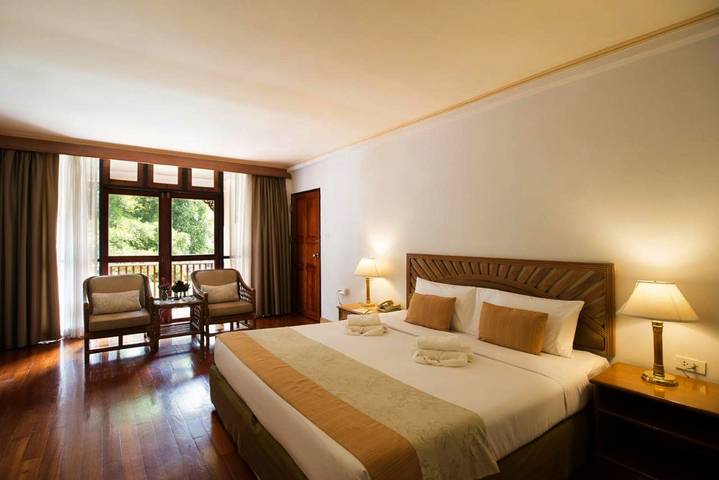 Hôtel pour 2 personnes, avec sauna et piscine ainsi que vue et jardin dans Mae Hong Son