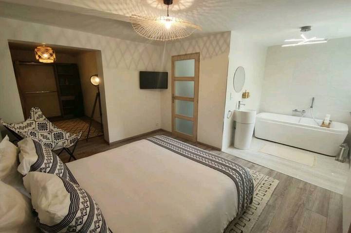 Villa pour 12 personnes, avec jacuzzi ainsi que balcon et jardin dans Yonne - 3