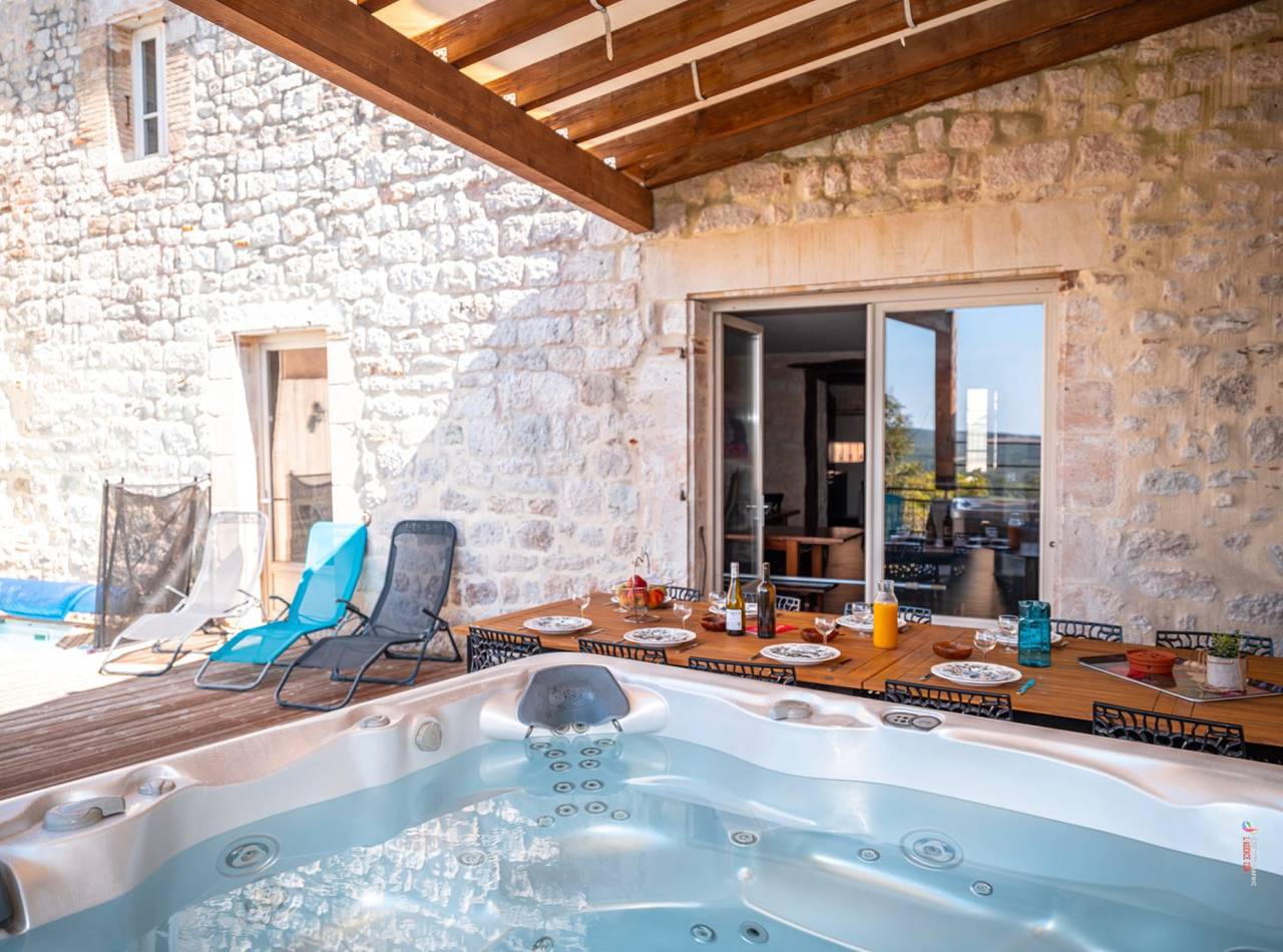 Maison de la Rose, vue exceptionnelle, spa Xxl in Castelnau-de-Montmiral, Région d'Albi