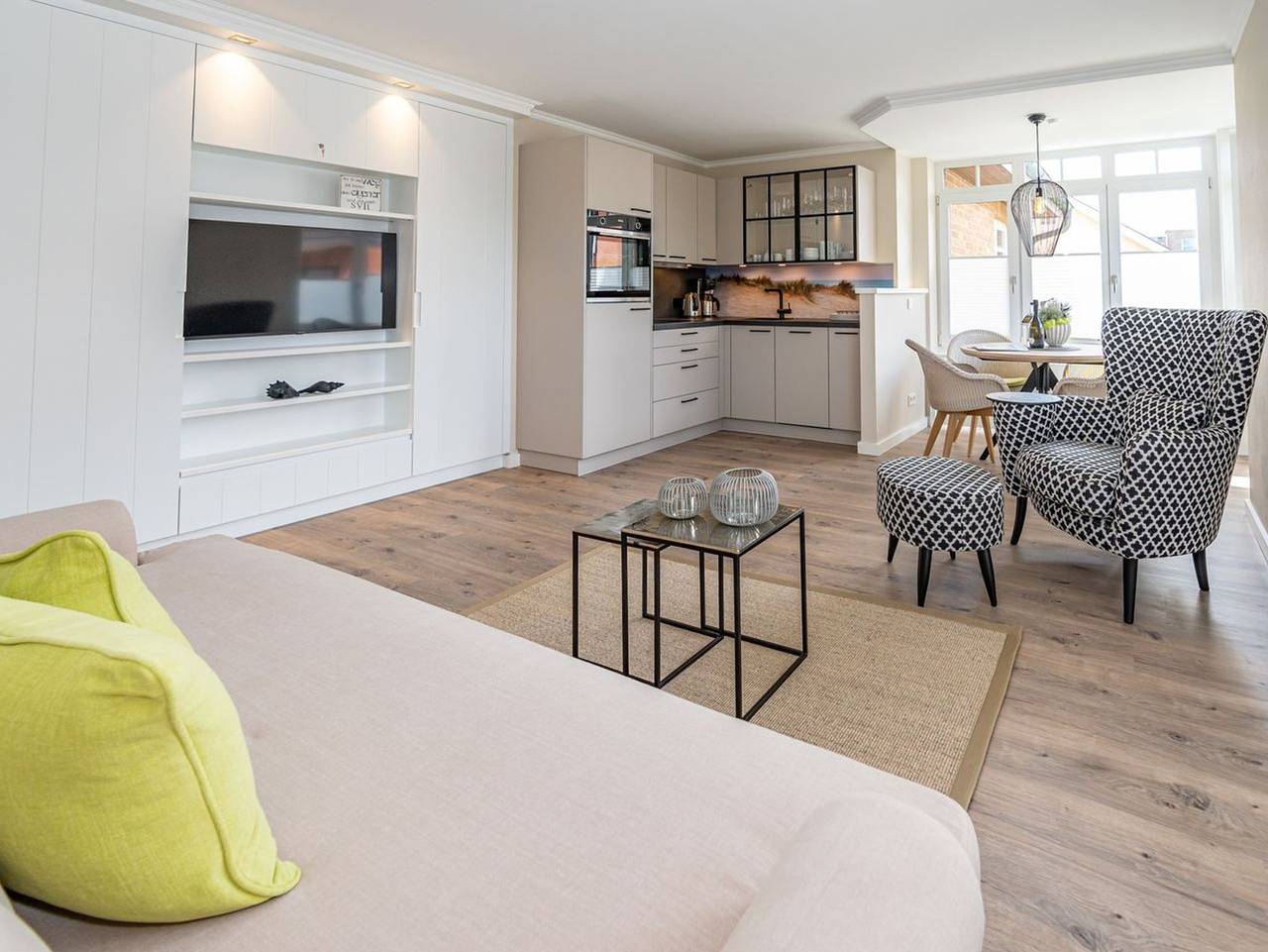 Ganze Ferienwohnung, Strandperle - Moderne 2-Zimmer-Ferienwohnung mit Balkon, am Dorfteich. in Wenningstedt, Sylt