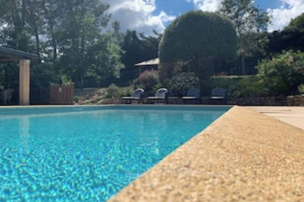Location De Gites (Climatises) Avec Piscine Commune Tauriers in Tauriers, Ardèche
