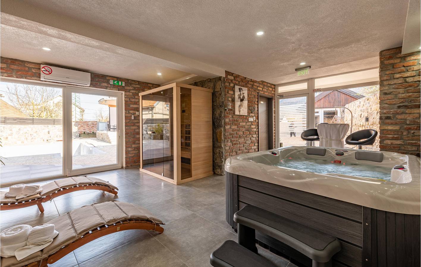 Geräumige 140 m² große Wohnung mit Pool, WLAN und Parkplatz in Gračac, Zadar