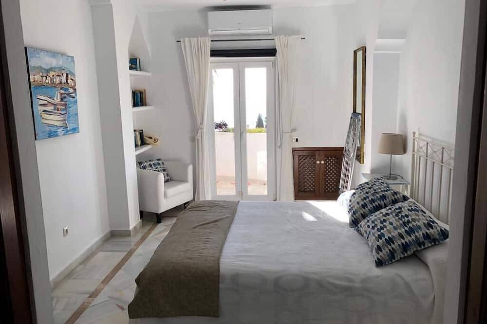 Villa met prachtig uitzicht op zee, gelegen aan het zwembad en in de buurt van het strand in La Herradura, Almuñecar