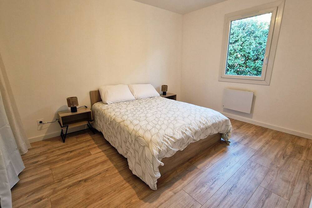 Fully renovated house with garden - Near Nîmes, Arles and Avignon in Saint-Gervasy, Nimes region