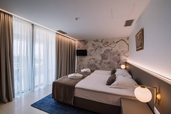 Ferienwohnung für 2 Personen, mit Pool und Balkon/Terrasse, mit Haustier in Novalja