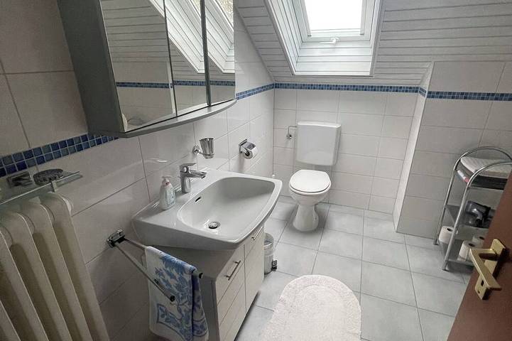 Ganze Wohnung, Ruhig gelegene Ferienwohnung mit Balkon - 4km vom Bodensee entfernt in Langenargen, Region Bodensee-Oberschwaben