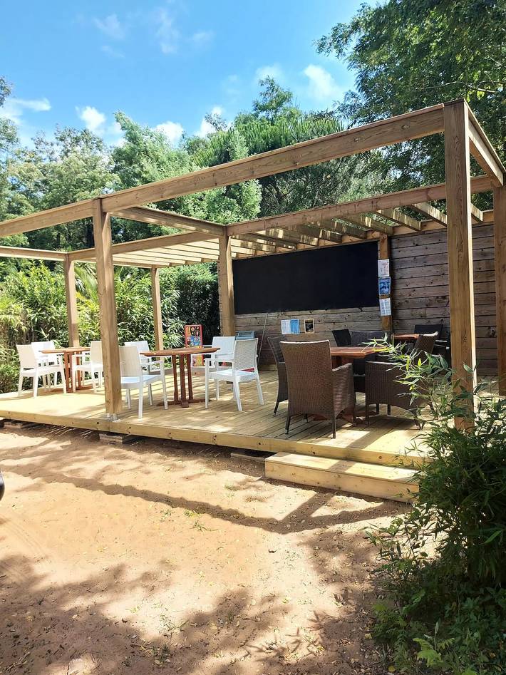 Mobil home pour 2 personnes, avec terrasse et piscine, animaux acceptés à Rivedoux-Plage - 4