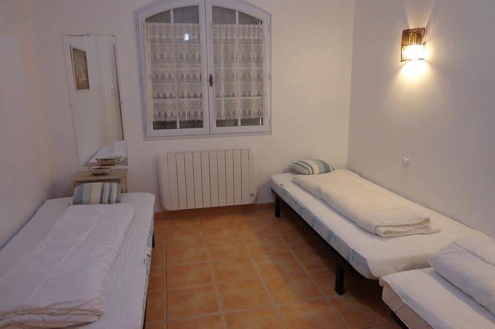 Villa Facing The Sea In Calanque Cote Bleue in Ensuès-la-Redonne, Istres region