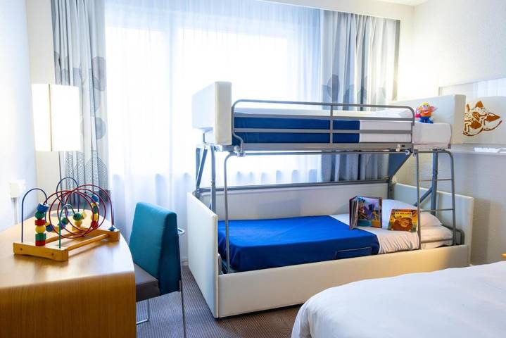 Hôtel pour 3 personnes, avec piscine ainsi que bassin pour enfant et jardin, animaux acceptés à Sausheim - 3