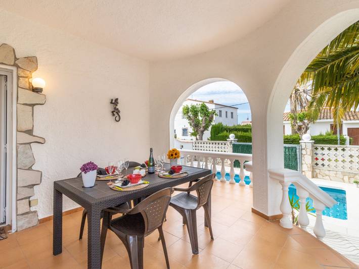 Ferienhaus für 4 Personen, mit Terrasse und Garten in Empuriabrava - 2