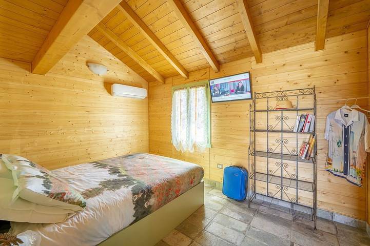 Appartement entier, Petite maison avec porche et jardin (entièrement accessible) in Spoleto, Province de Pérouse