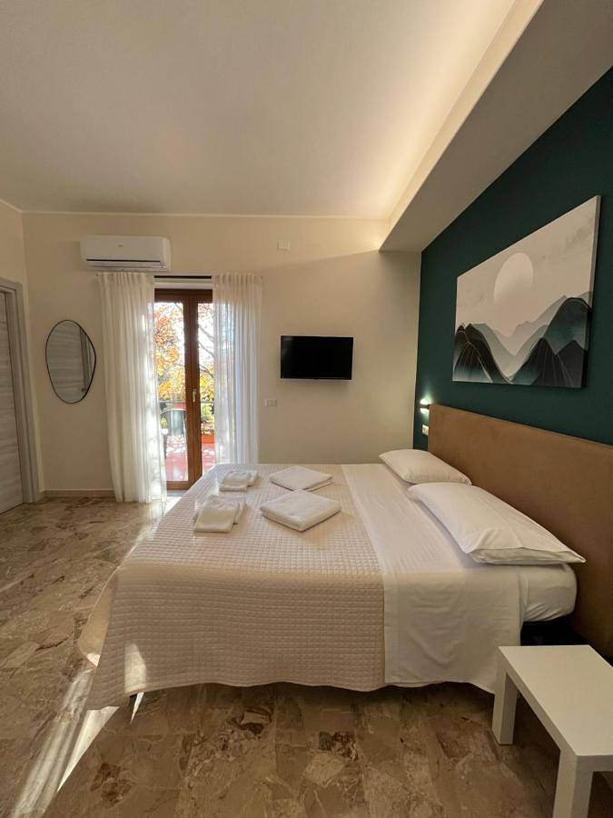 B&b per 3 persone, con Terrazza e Giardino nonché Panorama a Valmontone