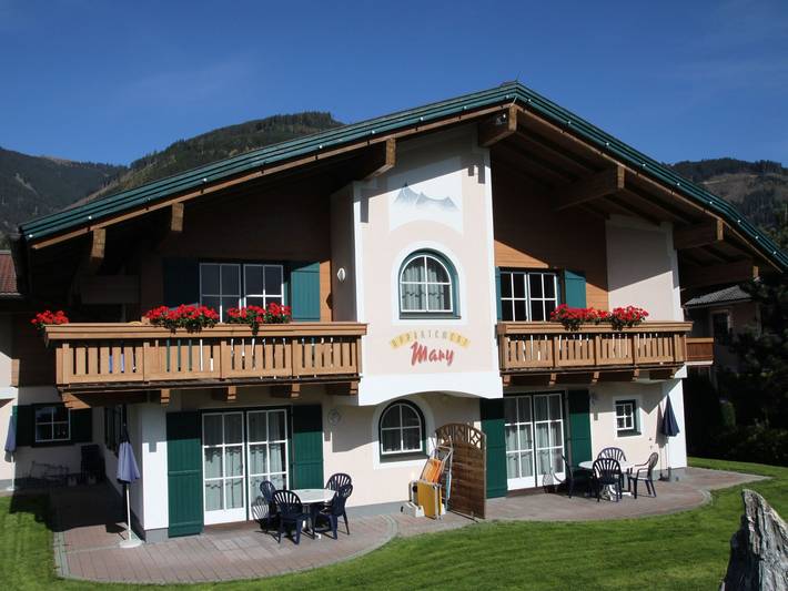 Ferienwohnung für 4 Personen, mit Sauna und Garten sowie Ausblick und Pool, mit Haustier in Piesendorf