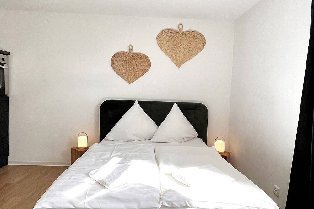 Ganze Wohnung, Möbliertes Studioapartment mit Balkon im Stadtteil Hannover-Mittelfeld in Döhren-Wülfel, Hannover