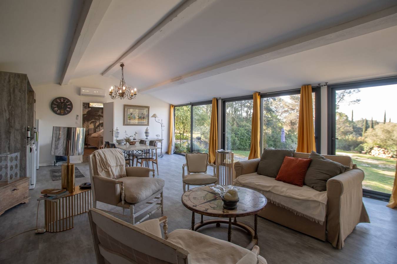 Villa Toscane – Countryside Estate with Pool in Pernes-les-Fontaines, Parque natural regional del Mont Ventoux