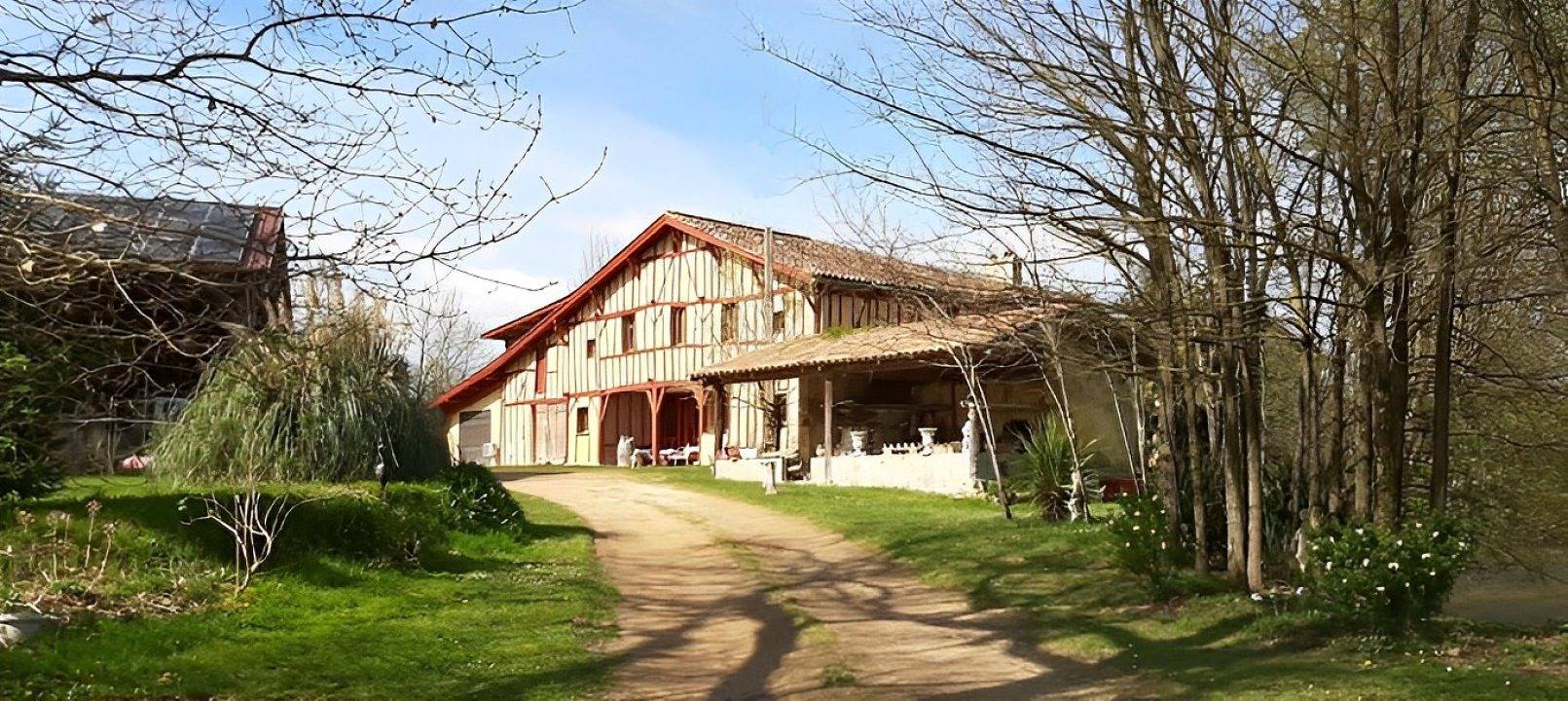 Arié - Chez Joëlle et Michel - Chambre Aux Iris in Dému, Gers