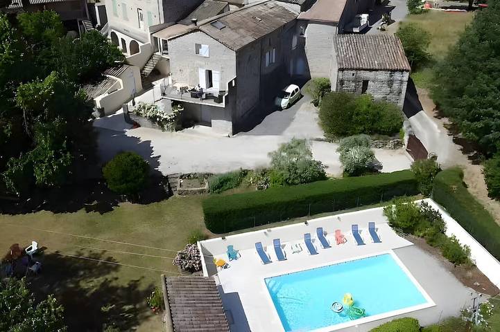 Chambre d’hôte pour 2 personnes, avec piscine et jardin