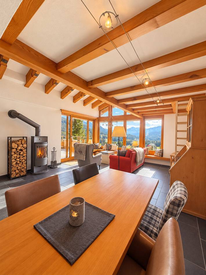 Ferienhaus für 6 Personen, mit Balkon und Terrasse sowie Garten und Seeblick