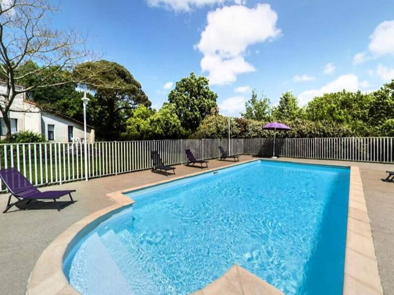 Entire apartment, Gîte in Clisson near Vineyards & Puy du Fou in Clisson, Nantes region