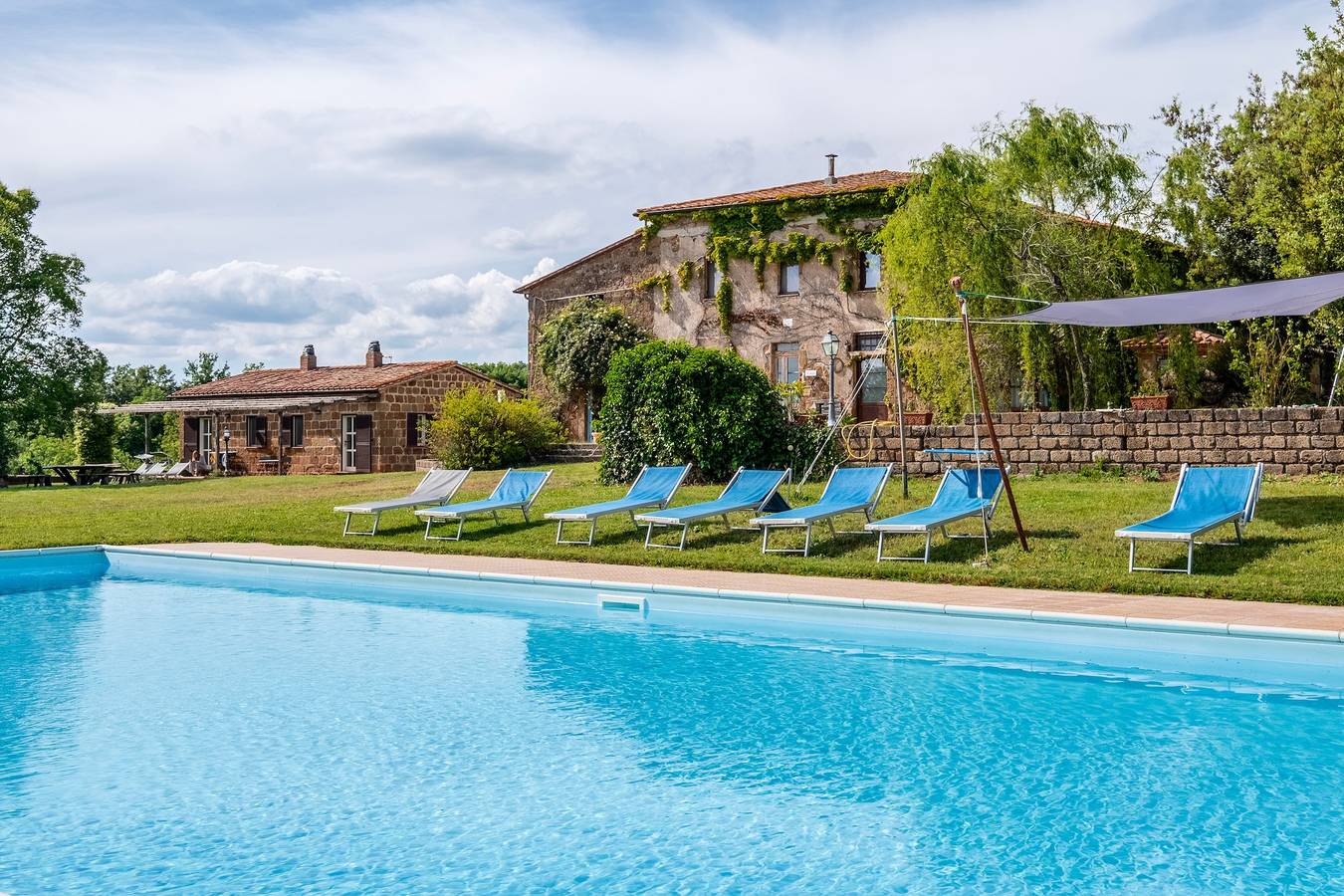 Entire apartment, Apartment 'Porcilaia' with Shared Pool, Private Terrace and Shared Garden in Sorano, Grosseto Province