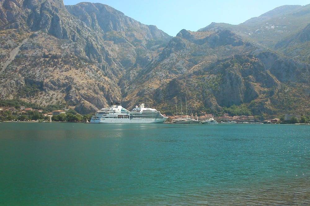 Superbes Haus-Appartement, 40M Meer, Riesige Aussicht Auf Die Bucht Und Die Altstadt Von Kotor in Opština Kotor
