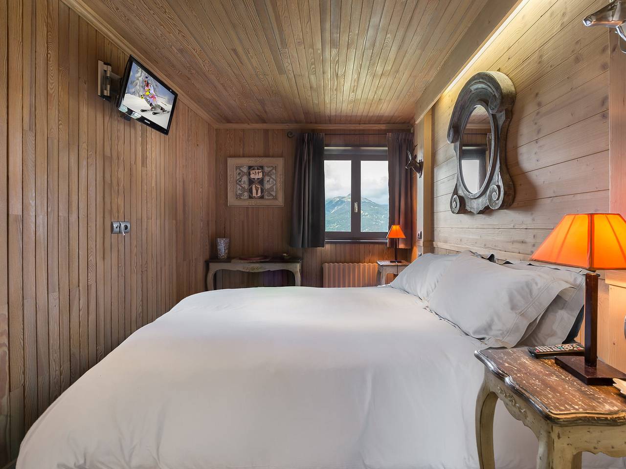 Entire apartment, Family duplex apartment near slopes in Courchevel with parking in Courchevel 1650 (Moriond), Saint-Bon-Tarentaise