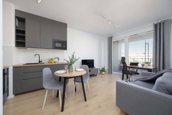 Apartament wakacyjny dla 4 osób, z balkon/ taras w Bemowo