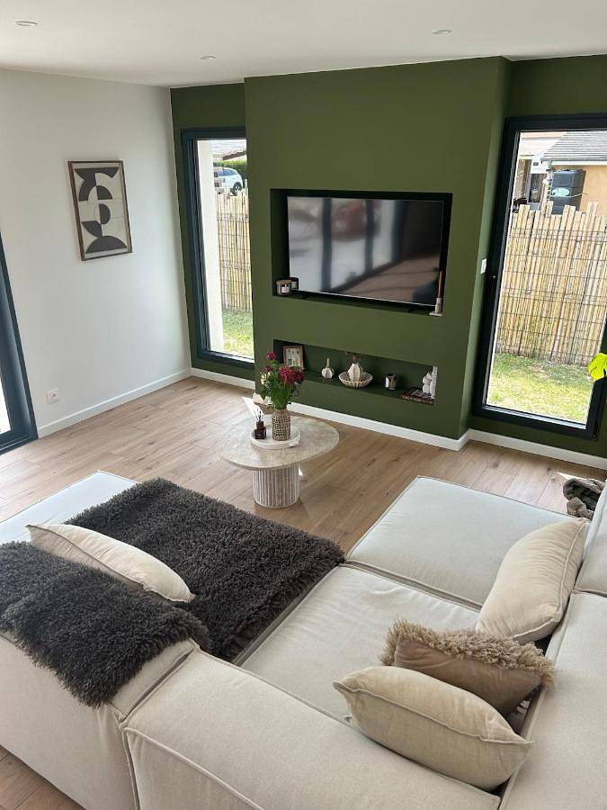 Location de vacances pour 8 personnes, avec terrasse à Brette-les-Pins