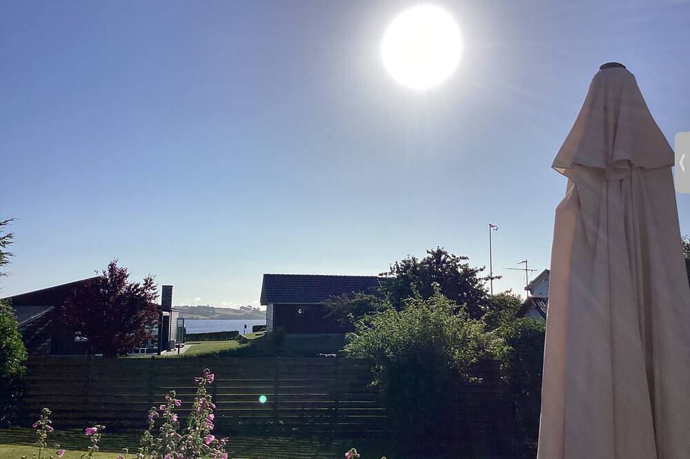 Luxus Ferienhaus mit Meerblick,Strand 100 Meter, 2 Badezimmer -Wirlpool & Sauna in Broager, Flensburger Förde (Dänemark)