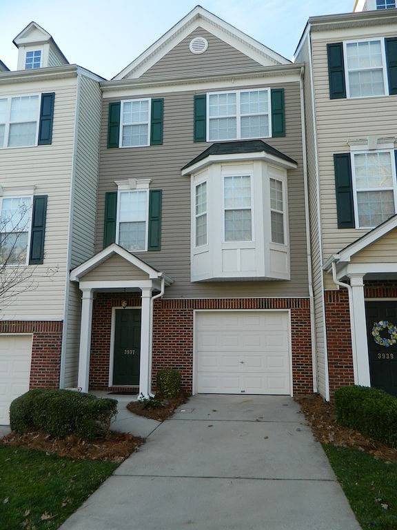 Gemütliches und praktisch eingerichtetes Stadthaus mit Aussicht in High Point, Guilford County