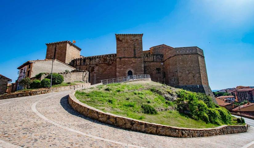 Casa rural para 10 personas, con vistas y balcón en Gúdar-Javalambre