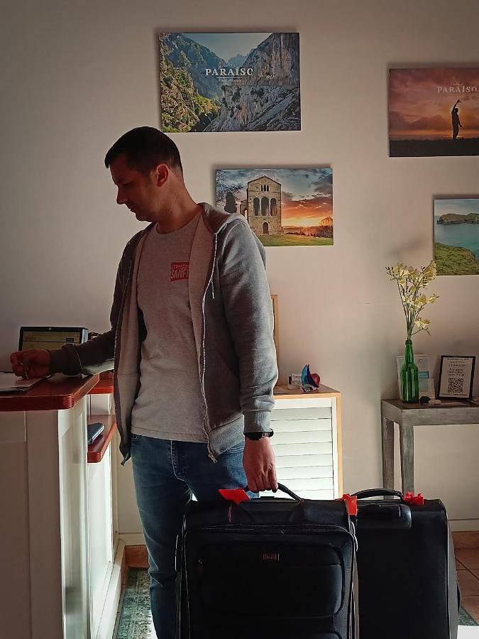 Hotel para 4 personas, con jardín en Costa Oriental Asturiana - 2