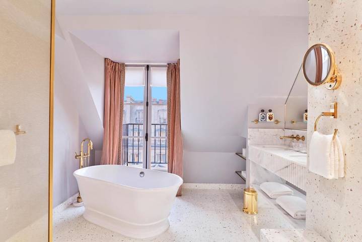 Hôtel pour 2 personnes, avec vue et terrasse, animaux acceptés dans Les Costes - 3