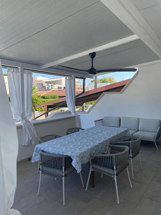 Villa Ticia a 100 metri dalla spiaggia con parcheggio privato in Lido Marini, Golf von Tarent