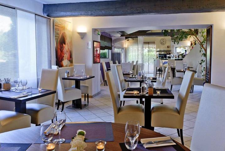 Hôtel pour 4 personnes, avec piscine ainsi que terrasse et jardin, animaux acceptés à Châteauneuf-du-Rhône - 3